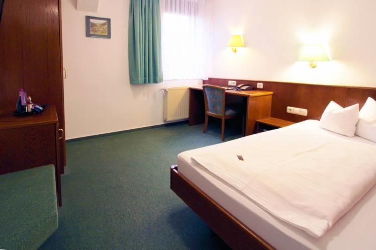 Hotel Promenadenhof Weissensee  Bagian luar foto