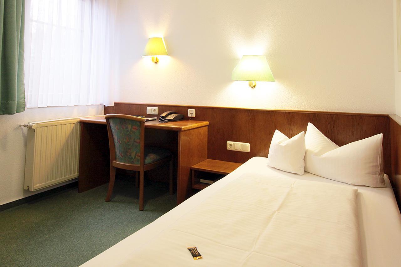 Hotel Promenadenhof Weissensee  Bagian luar foto