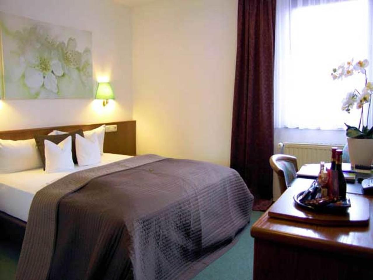 Hotel Promenadenhof Weissensee  Bagian luar foto